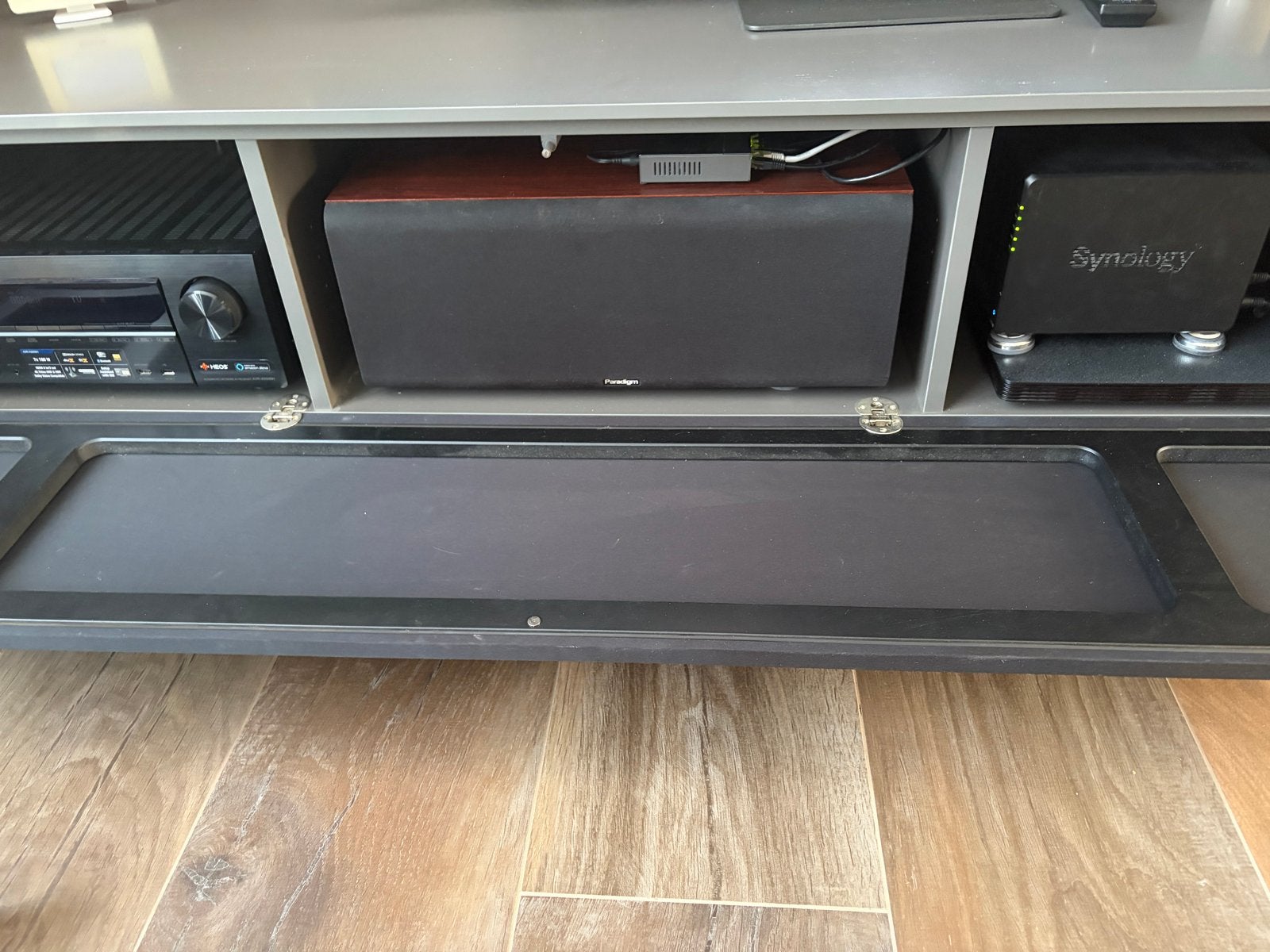 Spectral TV meubel grijs met geluidsdoek - 280x50x60 cm, Ophalen, Gebruikt, 200 cm of meer, Minder dan 100 cm