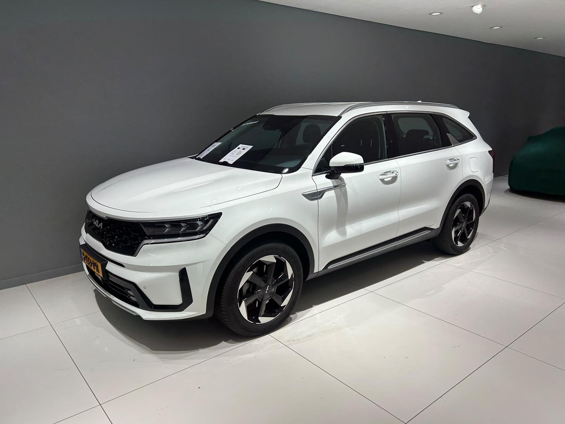 KIA Sorento 1.6 T-GDi 230pk Hybrid Aut 7-zitpl. DynamicLine, Auto's, 12 maanden, Gebruikt, 4 cilinders, 179 pk