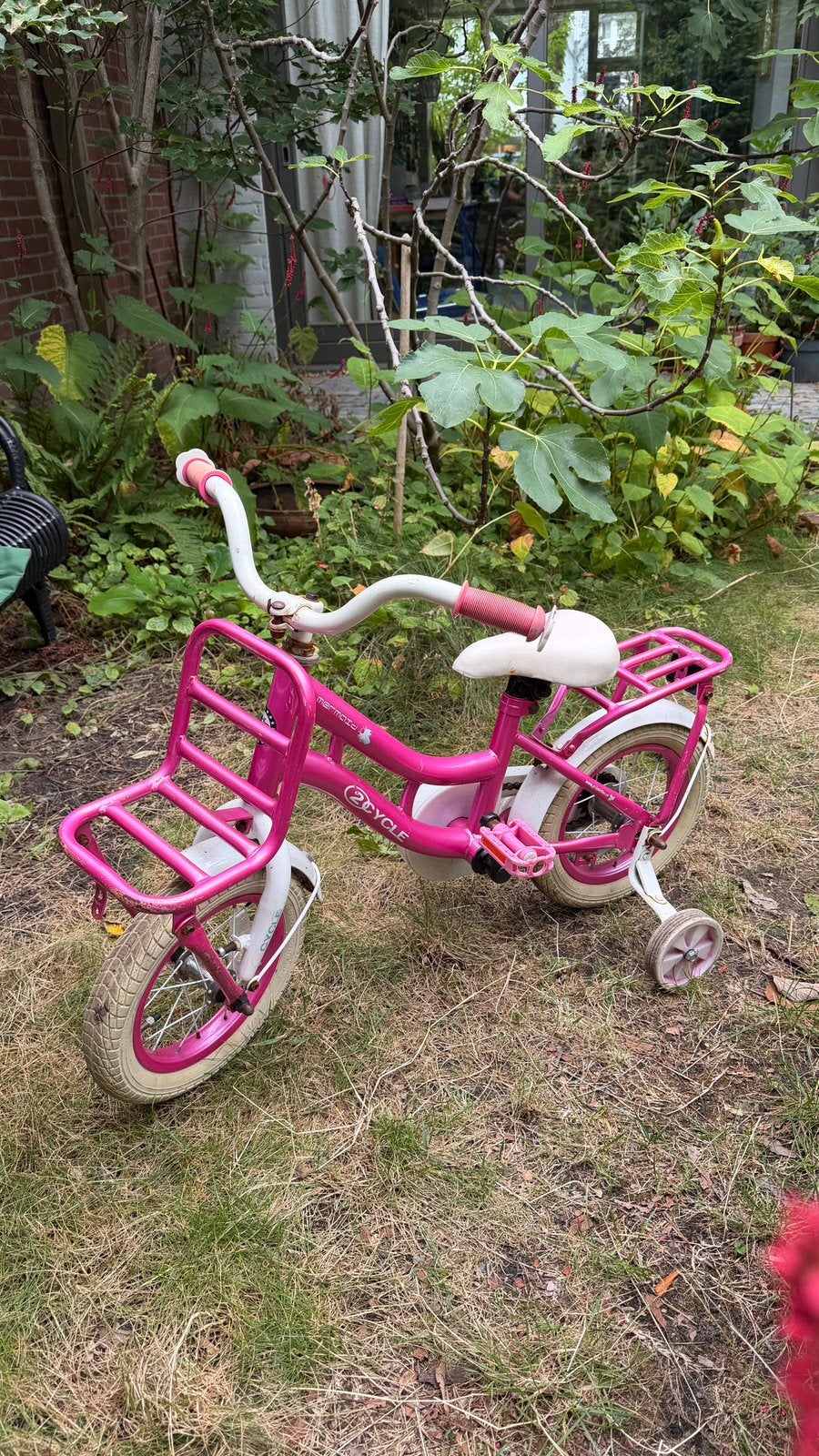 Leuk glimmend roze kinderfietsje 2cycle, Ophalen, Terugtraprem, Zijwieltjes, Gebruikt