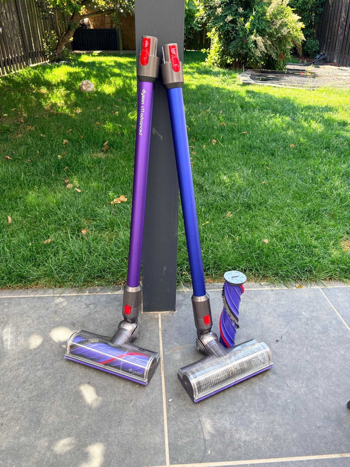 Dyson V10 Motorhead steelstofzuiger met dubbele accessoires, Ophalen, Draadloos, Zo goed als nieuw, Dyson