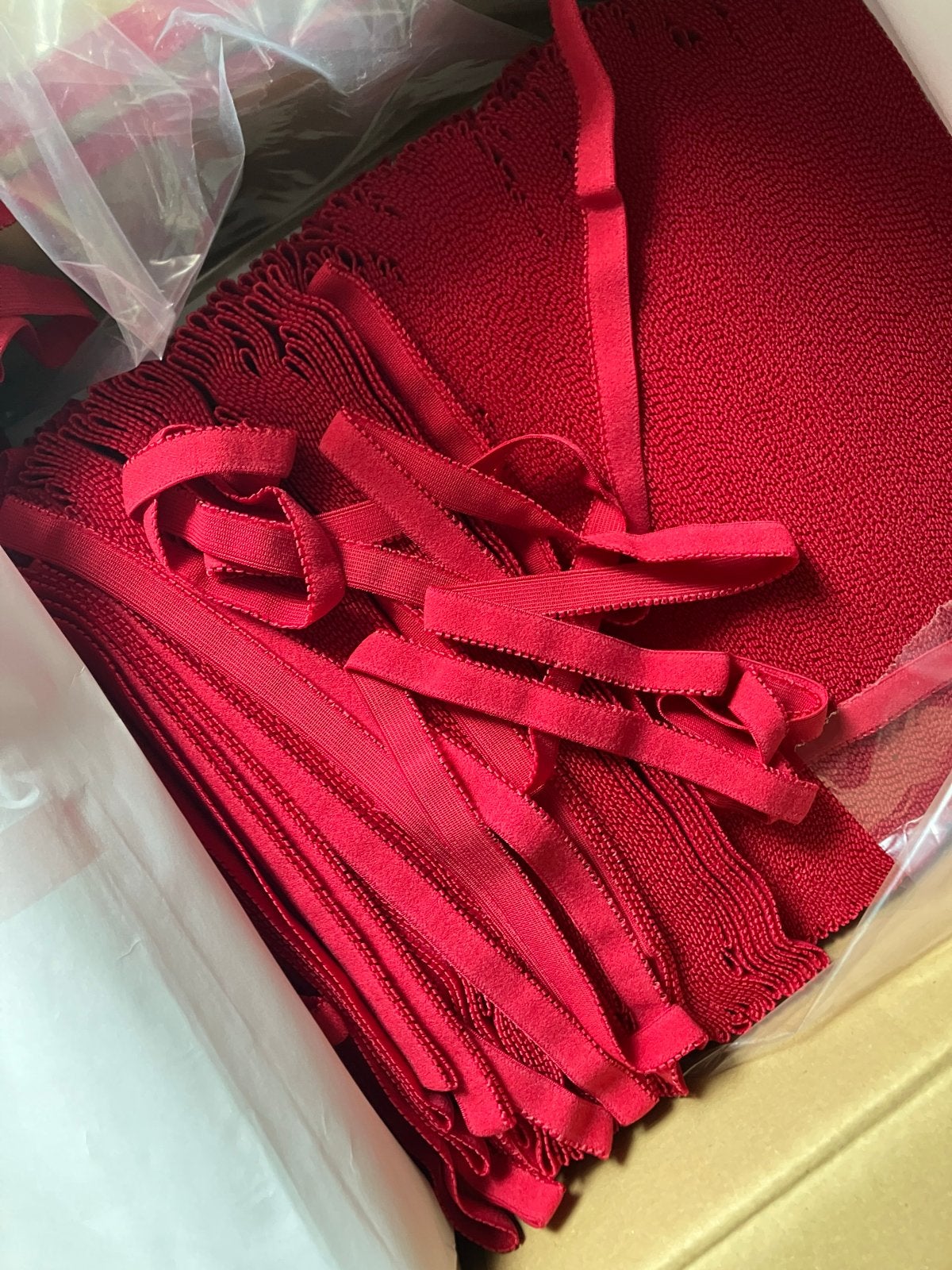 15 m Picotelastiek Rood - Perfect voor Lingerie en Kleding, Ophalen of Verzenden, Nieuw, Lint, Band of Elastiek