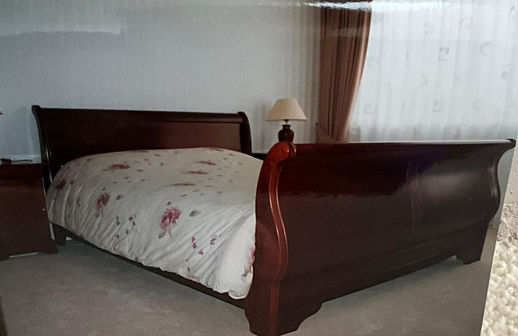 Prachtige complete kersenhouten tweepersoons slaapkamer, Ophalen, Zo goed als nieuw, Tweepersoons