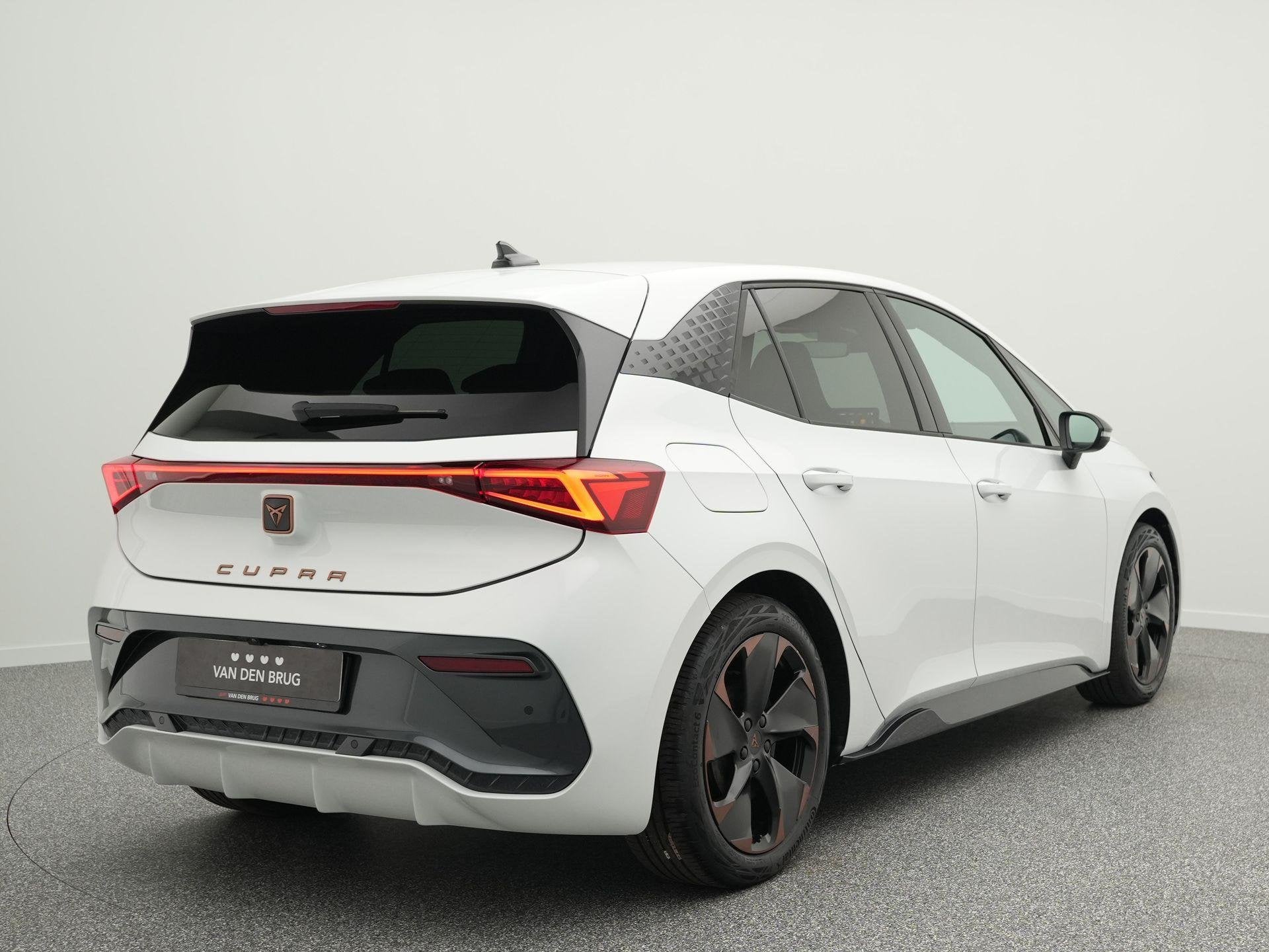 CUPRA Born Performance 62 kWh | SoH 95,5% | Elektr. voorstoe, Auto's, Cupra, Automaat, Gebruikt, 375 min, Wit
