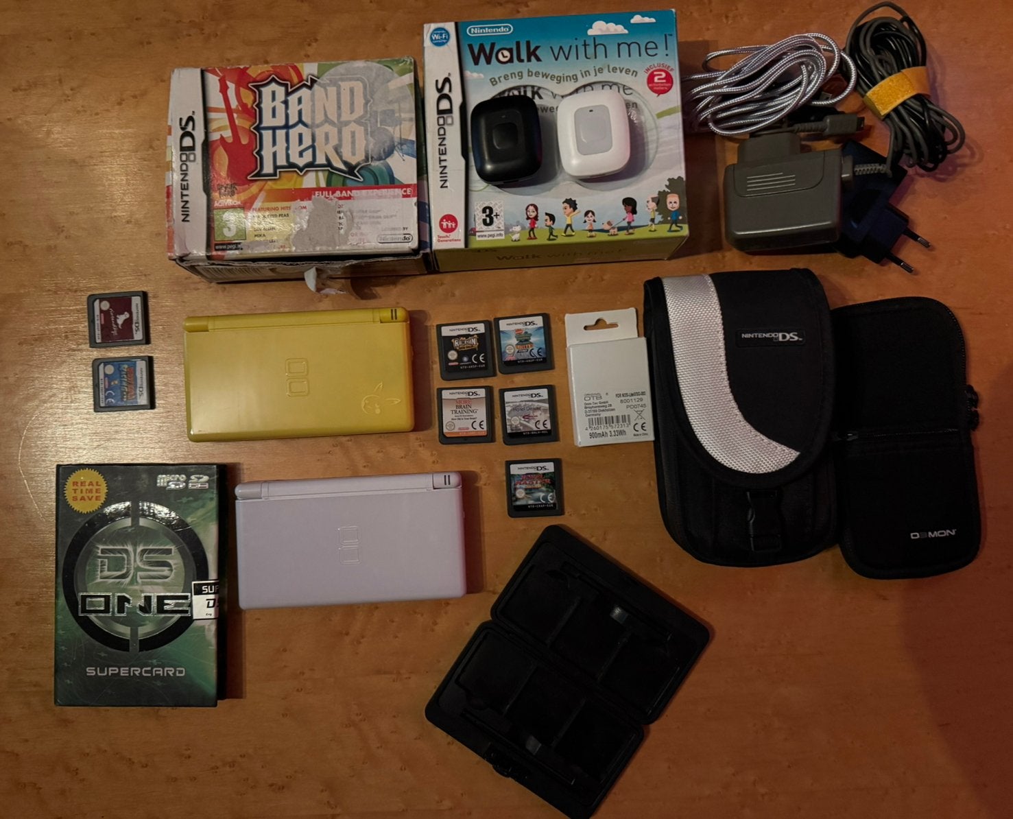 Nintendo DS Lite lot - Pikachu, Ophalen of Verzenden, Zo goed als nieuw, DS Lite