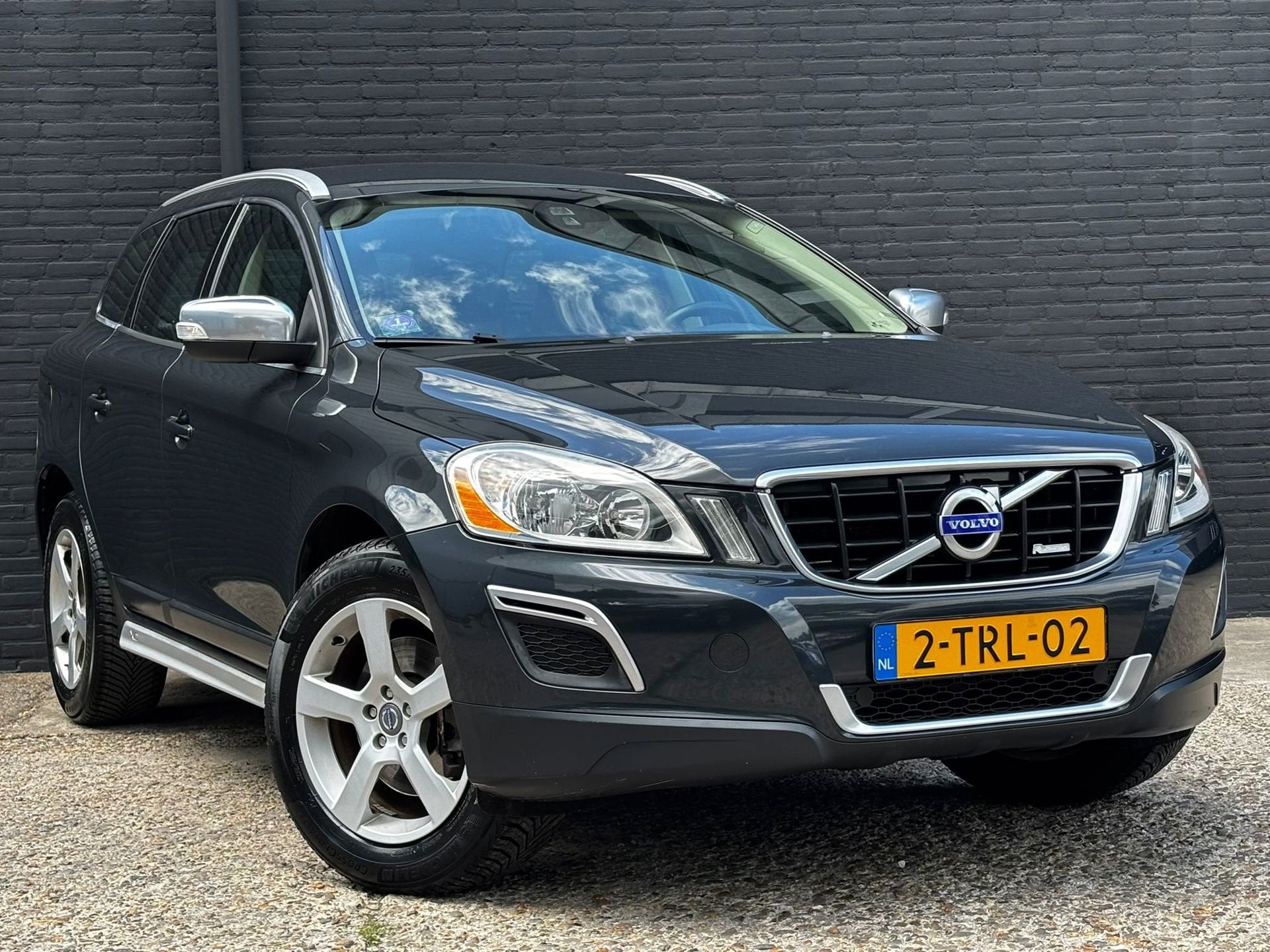 Volvo XC60 2.0 T5 Summum R-DESIGN|PDC|LEDER|CRUISE|NAVI|NWE, Auto's, Volvo, Euro 5, 4 cilinders, 1598 kg, Leder