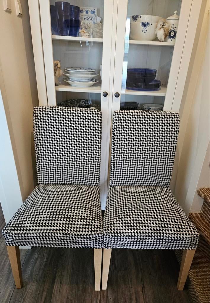 2x Ikea HENRIKSDAL stoelen (zwart / wit), Huis en Inrichting, Stoelen, Ophalen, Zo goed als nieuw, Twee