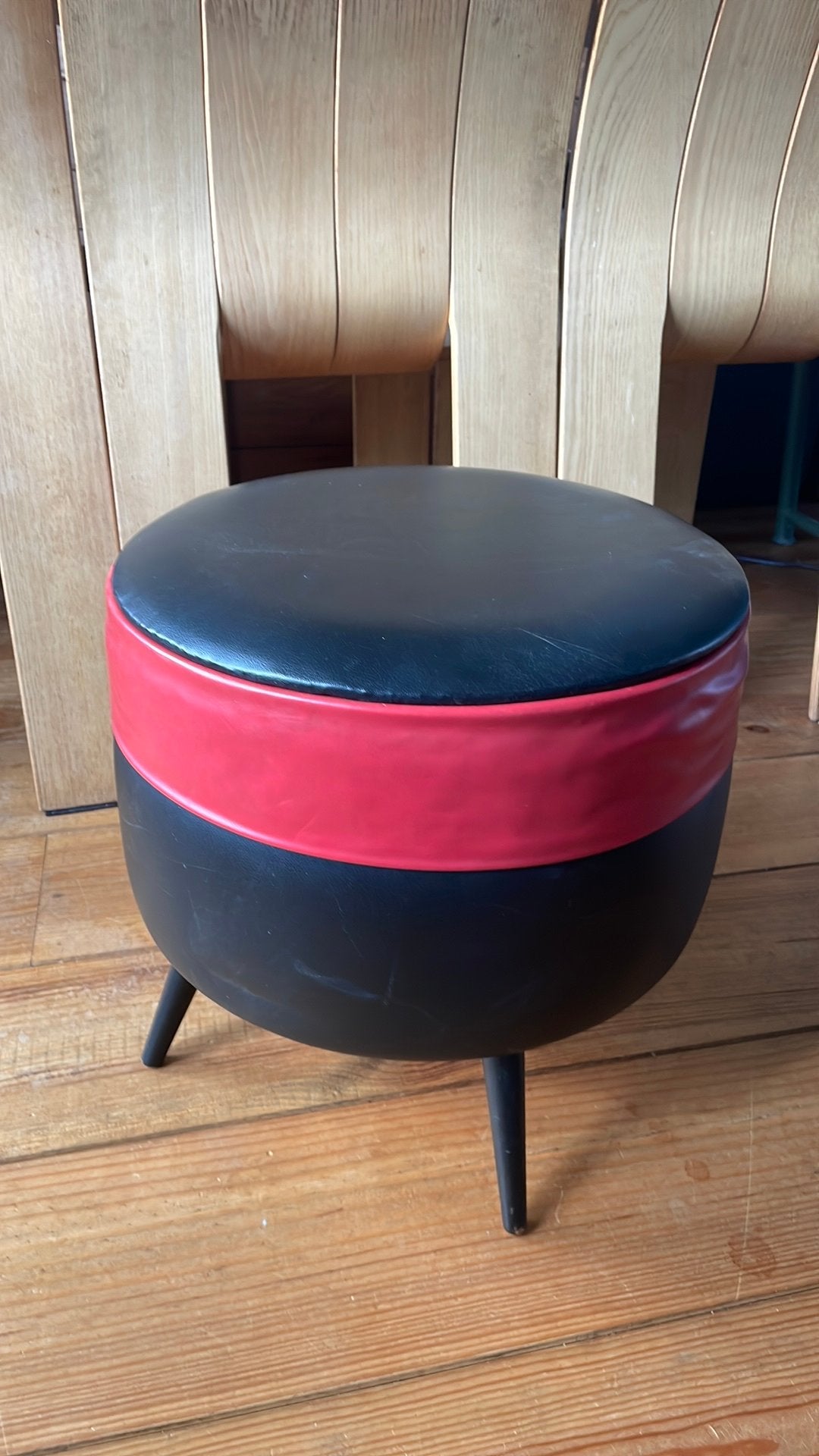 Vintage poef skai leer, Ophalen, Gebruikt, Minder dan 50 cm, Hout