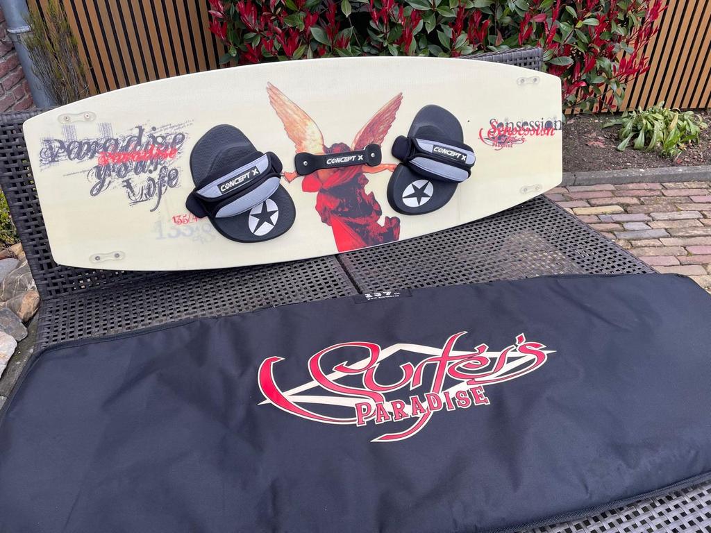 Kiteboard - Ssession Paradise - 135 cm, Watersport en Boten, Kitesurfen, Twintip, Kiteboard, Ophalen of Verzenden, Zo goed als nieuw