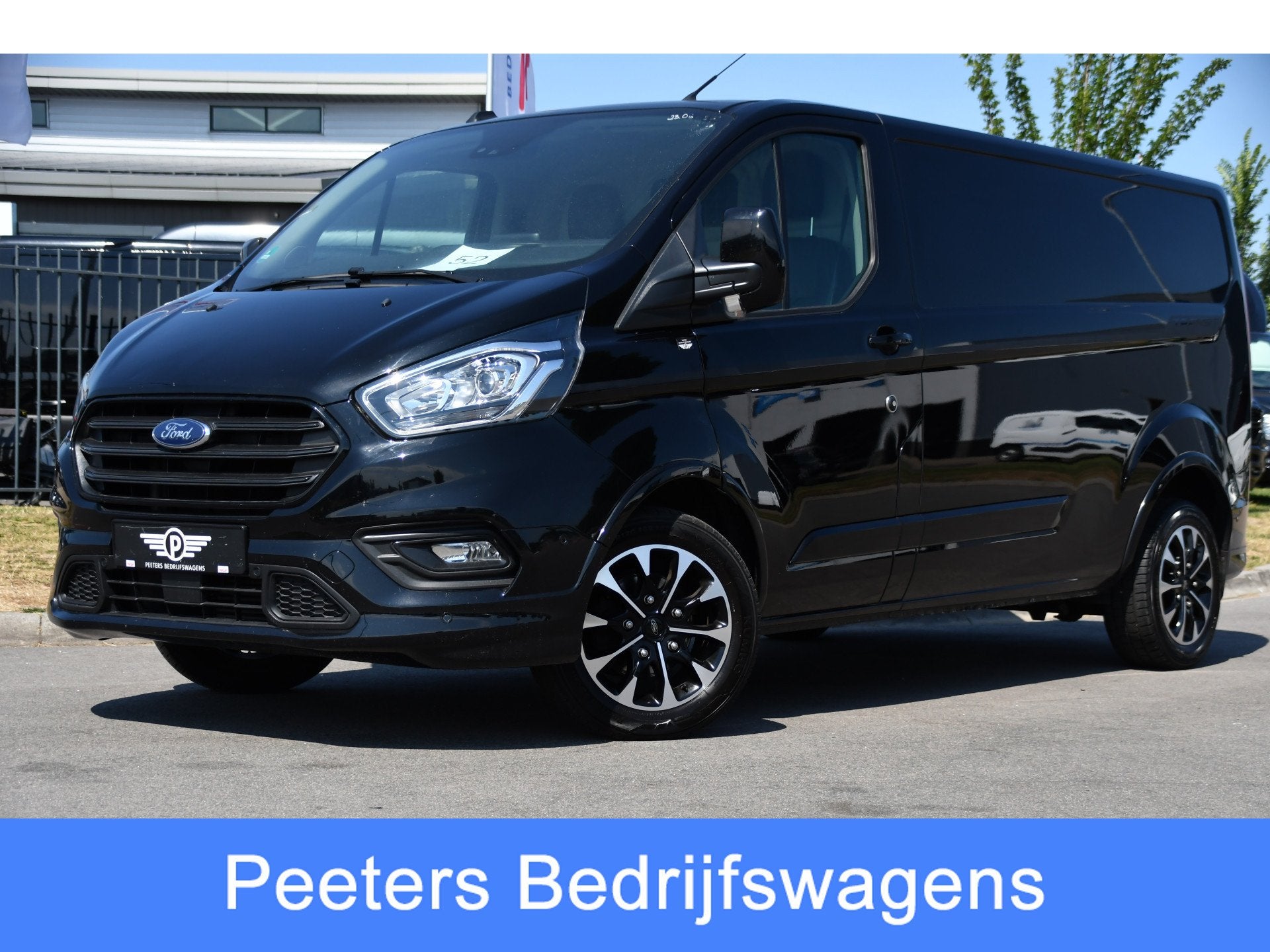 Ford Transit Custom 320 2.0 TDCI L2H1 Sport Black Edition Fu, Auto's, 15 km/l, 4 cilinders, Zwart, Leder