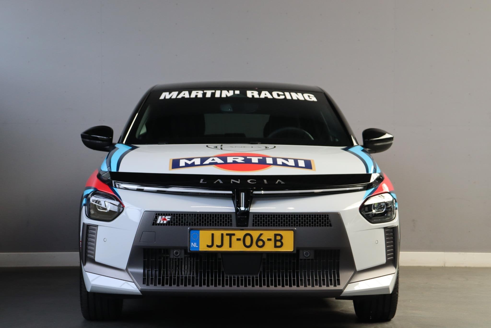 Lancia Ypsilon 1.2 Turbo Hybrid HF Line 110pk Martini racing, Auto's, Stof, Gebruikt, Euro 6, 1199 cc