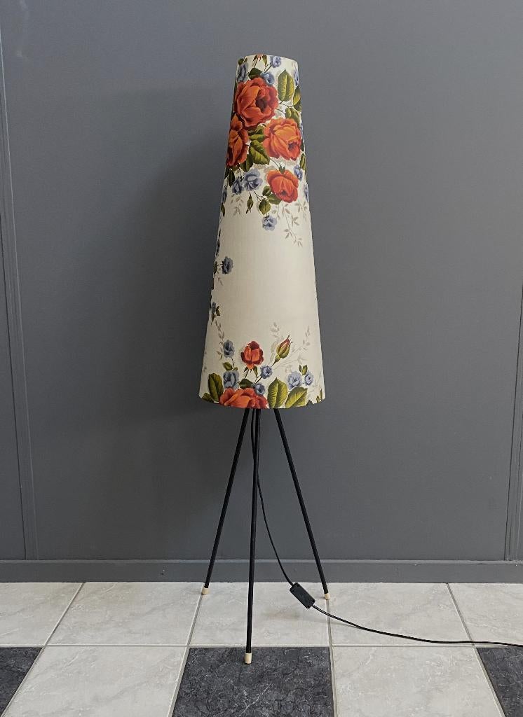 60 jaren grote bloem punt kap vloer lamp 3 zwart buis poten, Huis en Inrichting, Lampen | Vloerlampen, Ophalen, Gebruikt, 100 tot 150 cm
