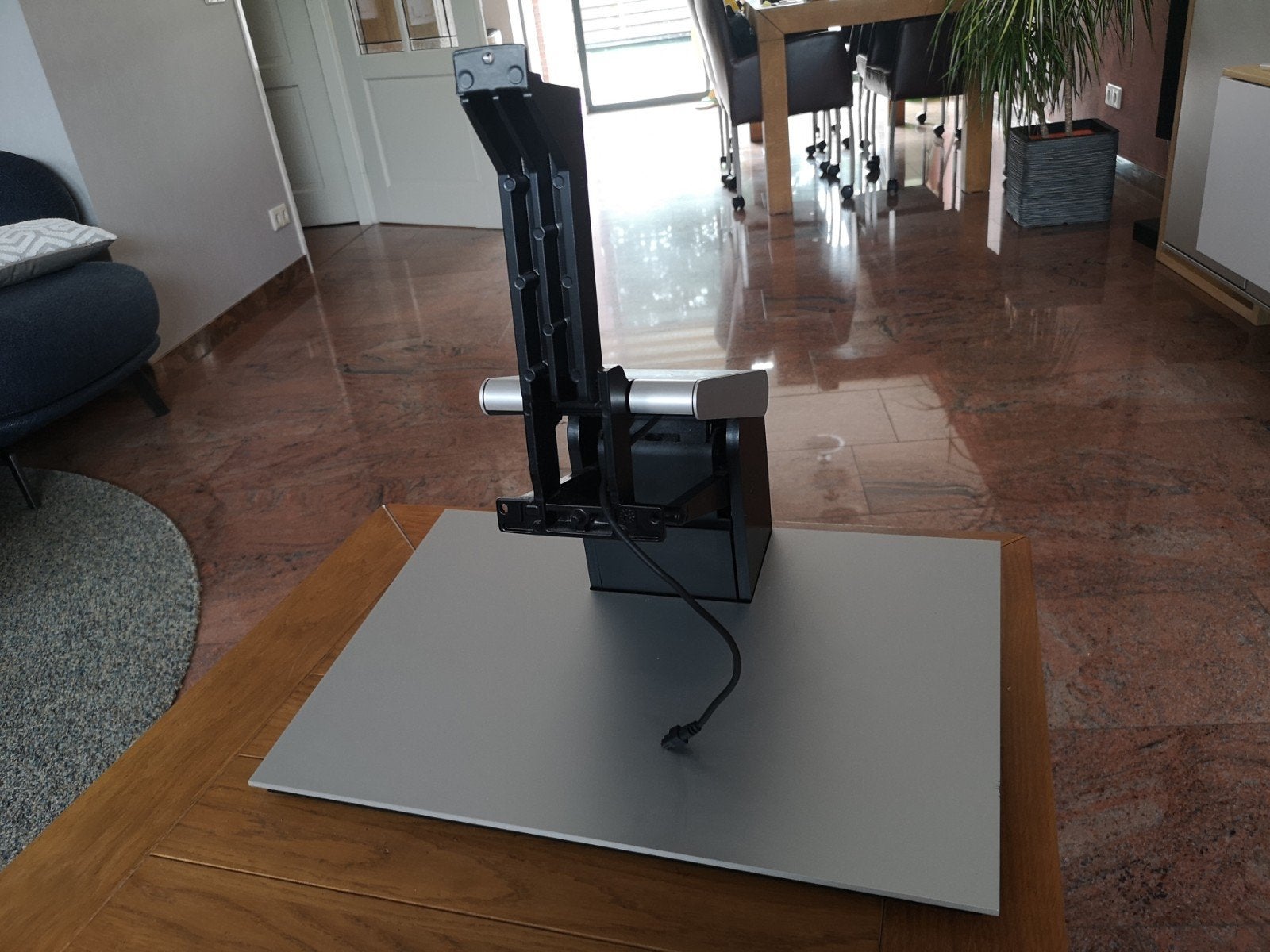 B&O TV-standaard - Elegant en functioneel design, Ophalen, Zo goed als nieuw