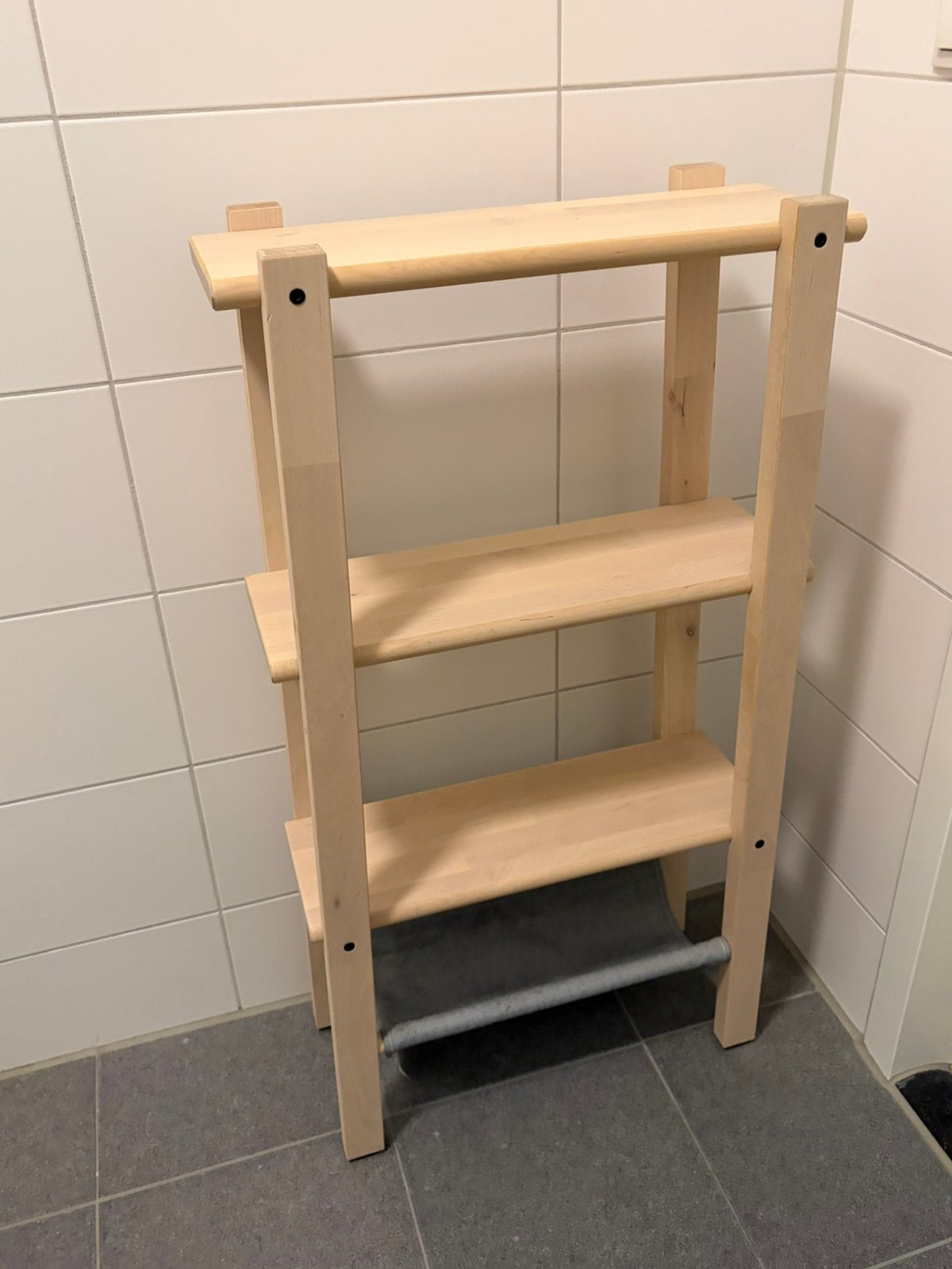 Houten IKEA Vilto kastje, Ophalen, Zo goed als nieuw
