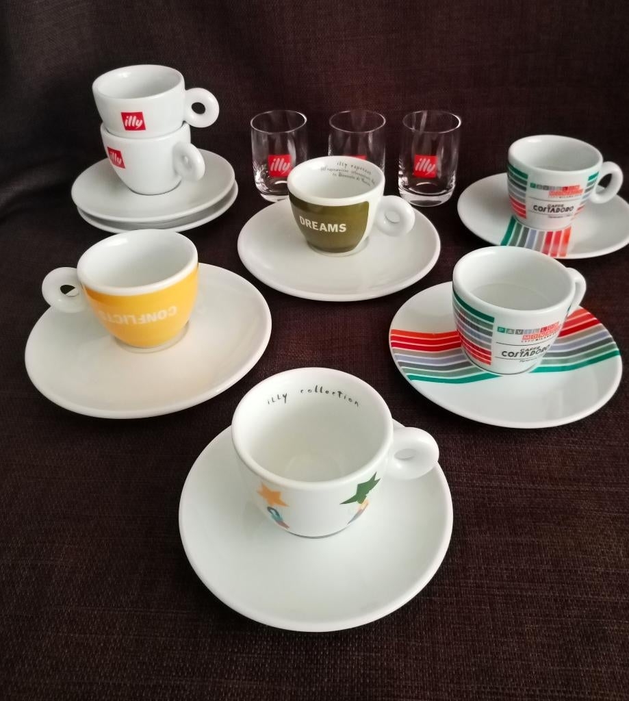 5 Illy &  2 cafe Costadoro espresso kopjes met schotel, Ophalen of Verzenden, Zo goed als nieuw, Overige stijlen, Kop(pen) en/of Schotel(s)