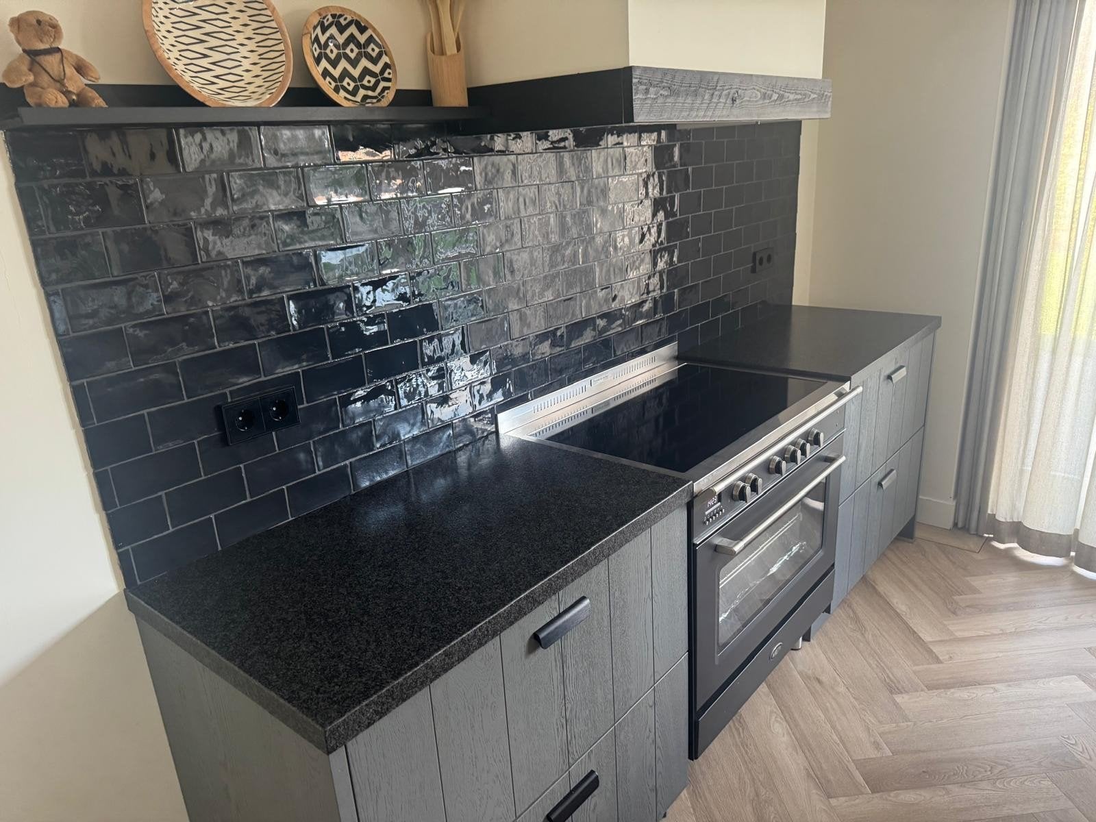houten keuken met eiland ,Boretti induktie fornuis en Miele, Ophalen, Zo goed als nieuw, Graniet of Steen