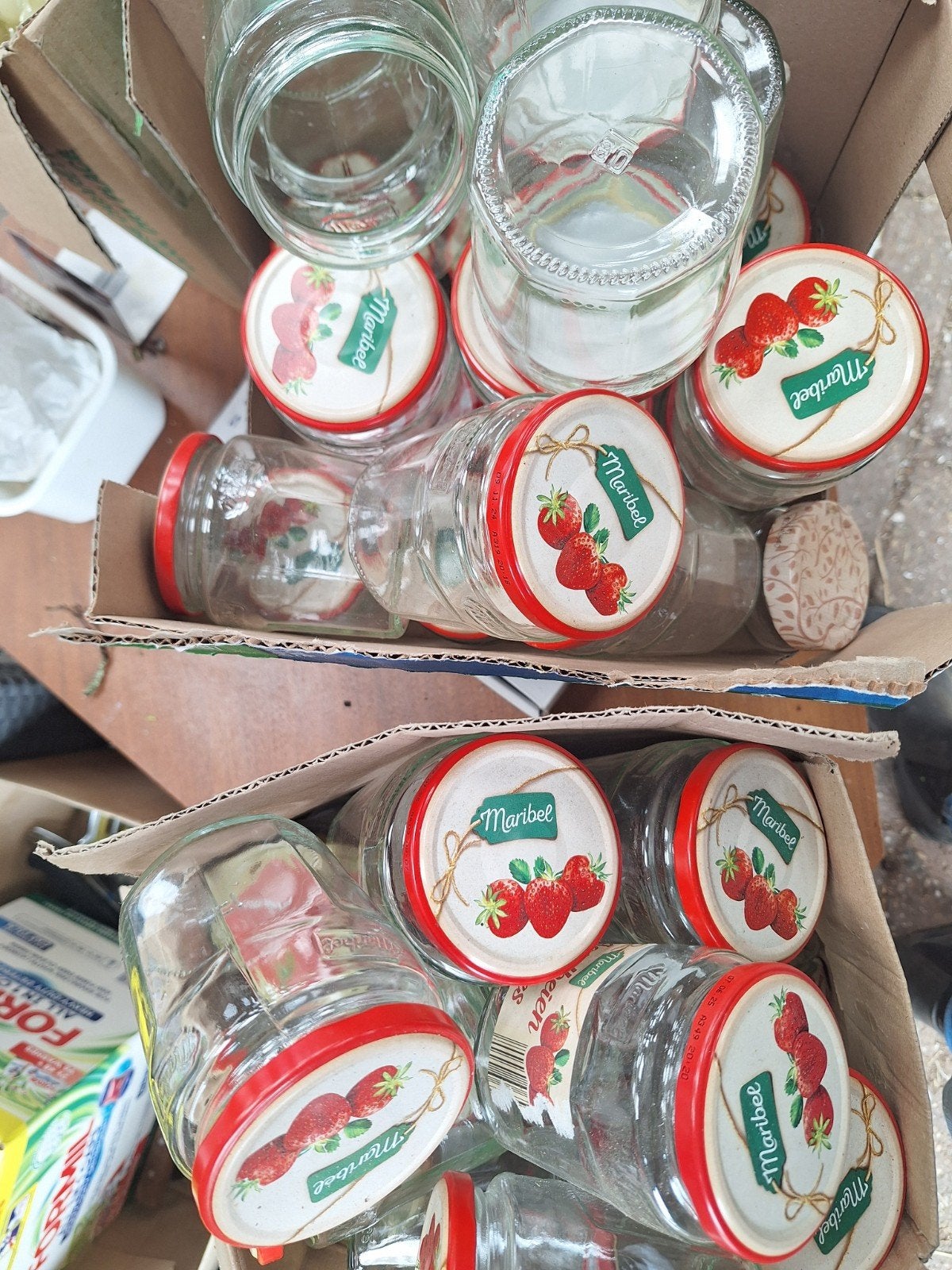 Inmaak potjes jam, Ophalen