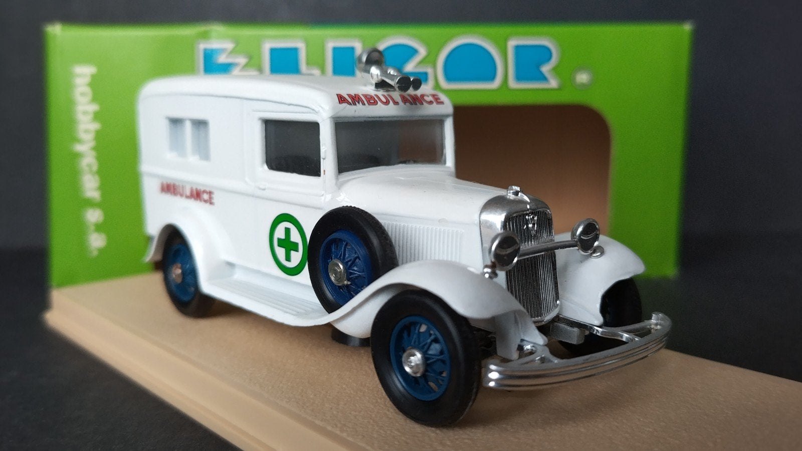 Ford V8 Ambulance 1:43 Eligor Pol, Overige merken, Auto, Verzenden, M