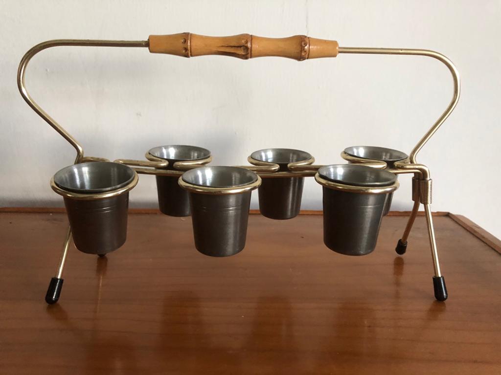 Rekje met 6 tinnen borrelglaasjes., Ophalen of Verzenden