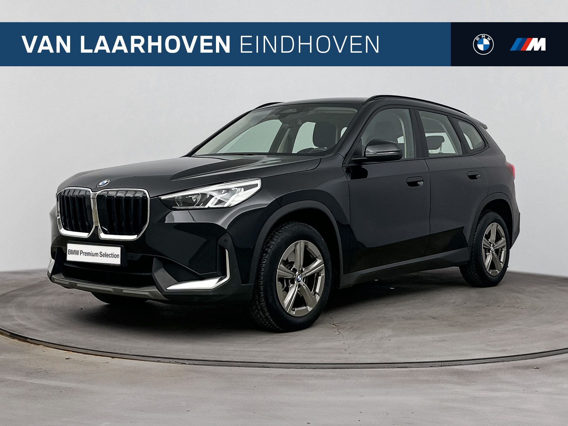 BMW X1 sDrive20i Automaat / Achteruitrijcamera / Sportstoele, Auto's, Dealer onderhouden, Euro 6, 156 pk, Zwart