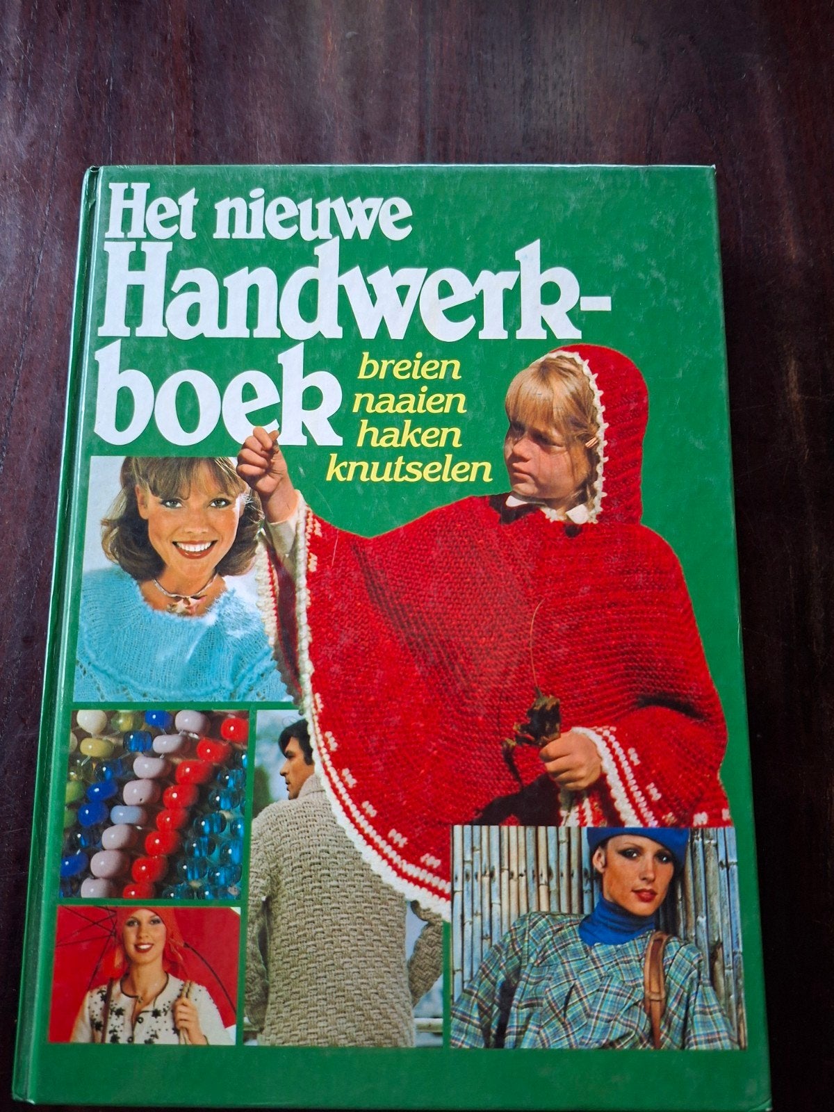 het nieuwe handwerkboek. bieden., Ophalen of Verzenden, Zo goed als nieuw, Breien en Haken