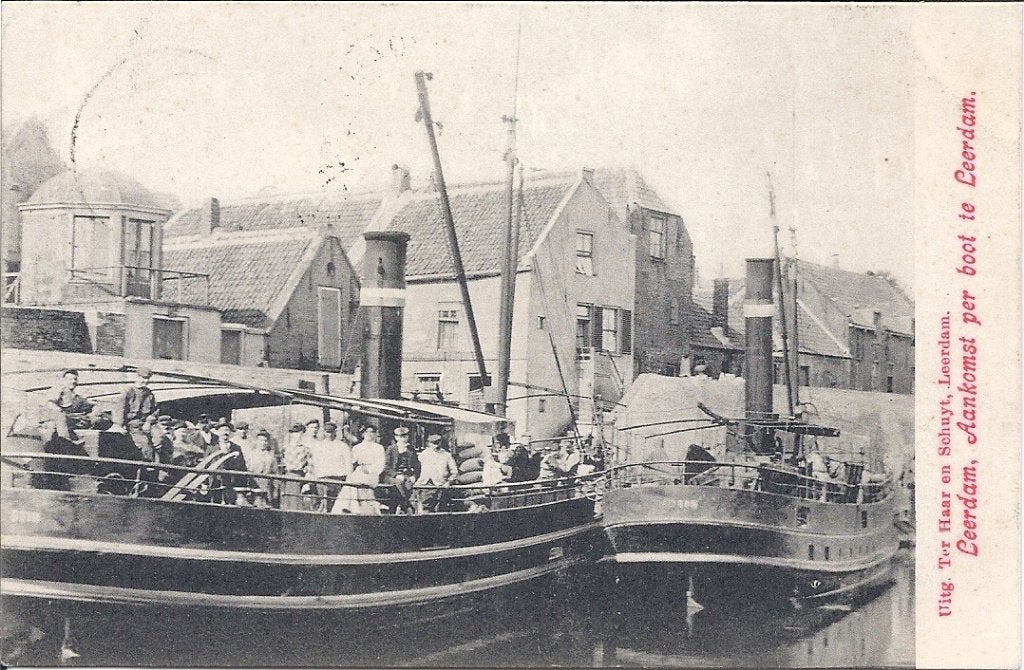 Leerdam Aankomst per boot te Leerdam 1908 met mensen, Verzenden, Voor 1920, Gelopen, Zuid-Holland