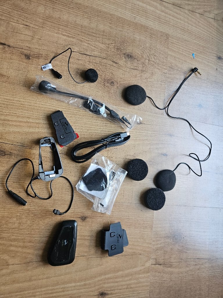 Cardo Freecom 1+ motorintercom compleet met accessoires, Motoren, Accessoires | Navigatiesystemen, Ophalen of Verzenden, Gebruikt