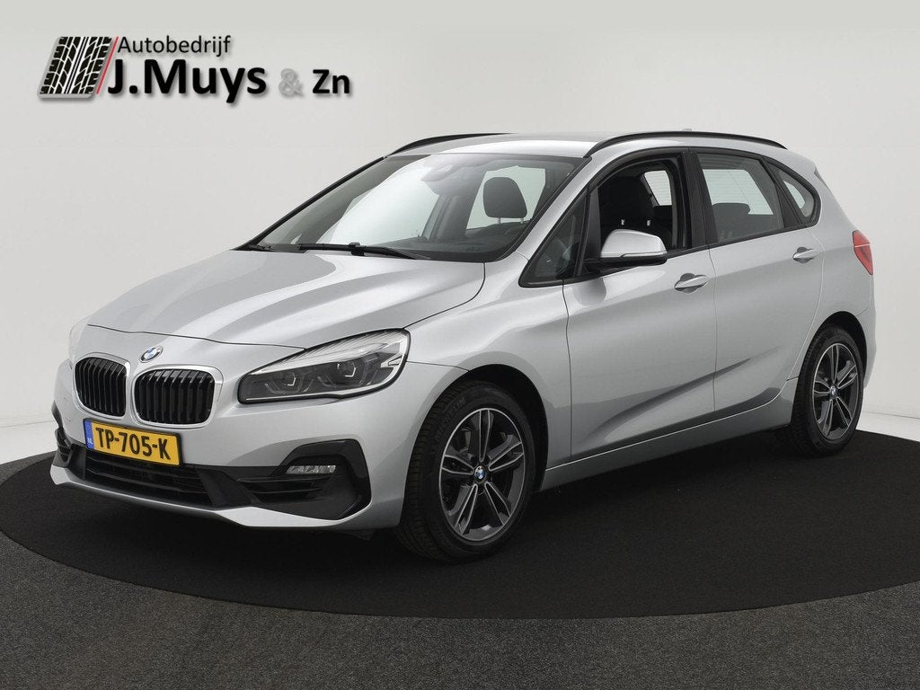 BMW 2-serie Active Tourer 218i Executive AUTOM. TREKH|NAVI|H, Auto's, BMW, Gebruikt, Euro 6, Origineel Nederlands, Grijs