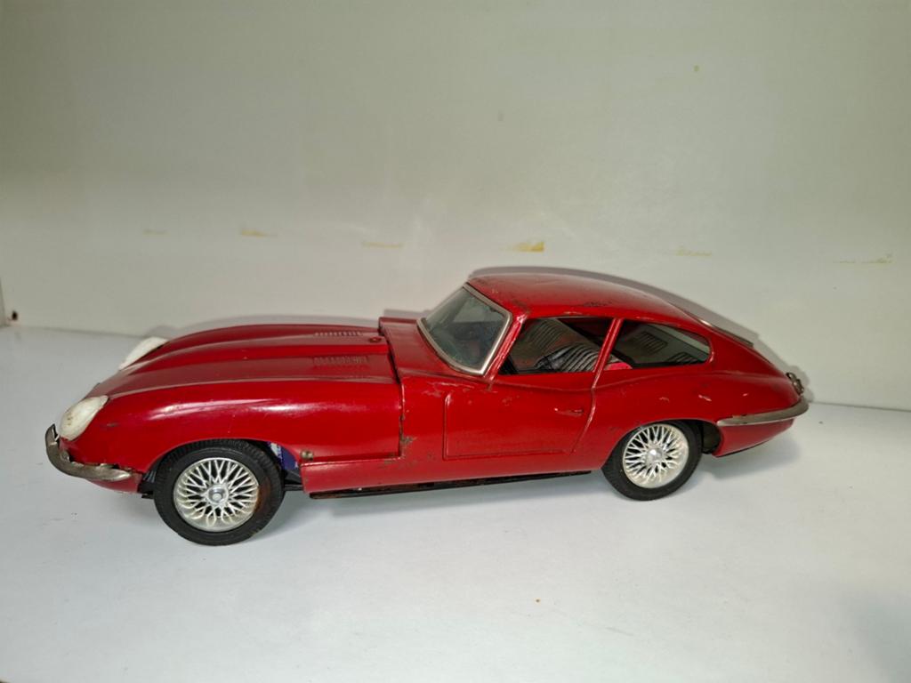 Vintage Bandai Jaguar XK-E blikken speelgoedauto rood, Ophalen of Verzenden