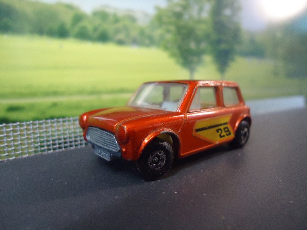 1:53 Racing Mini Cooper - Matchbox Superfast nr.29 oranje, Ophalen of Verzenden, Zo goed als nieuw, Auto