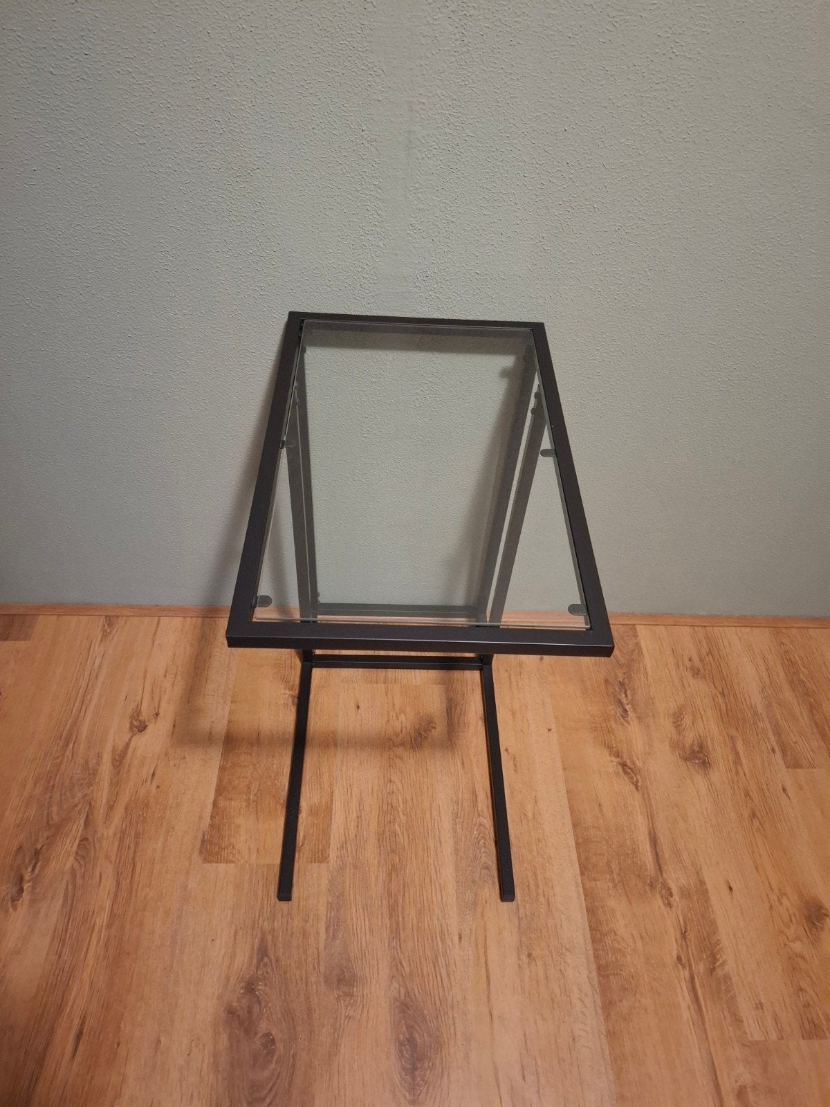 Z.g.a.n. IKEA VITTSJÕ Bijzettafel/laptoptafel., Minder dan 55 cm, Rond, Zo goed als nieuw, Ophalen