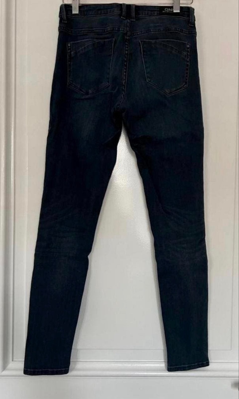 Only Carmen skinny jeans donkerblauw met stretch W28/L32, Ophalen of Verzenden, Zo goed als nieuw, Blauw, W28 - W29 (confectie 36)