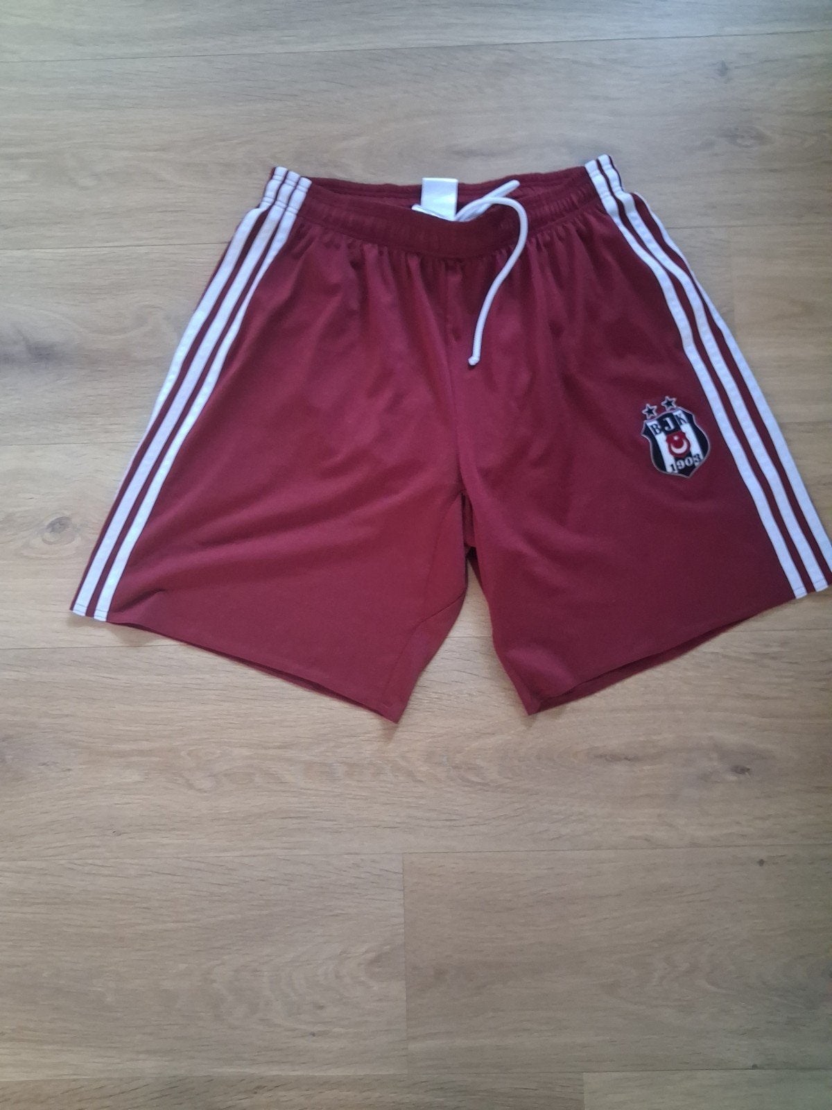 Beşiktaş korte broek maat L - sport of vrije tijd, Maat 52/54 (L), Ophalen of Verzenden, Zo goed als nieuw, Adidas
