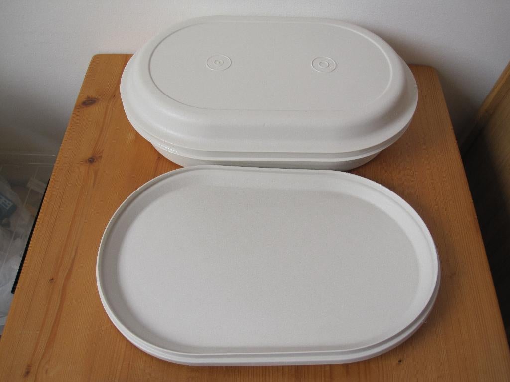 Tupperware schaal met deksel en serveer schaal, Ophalen of Verzenden, Zo goed als nieuw, Crème, Schaal