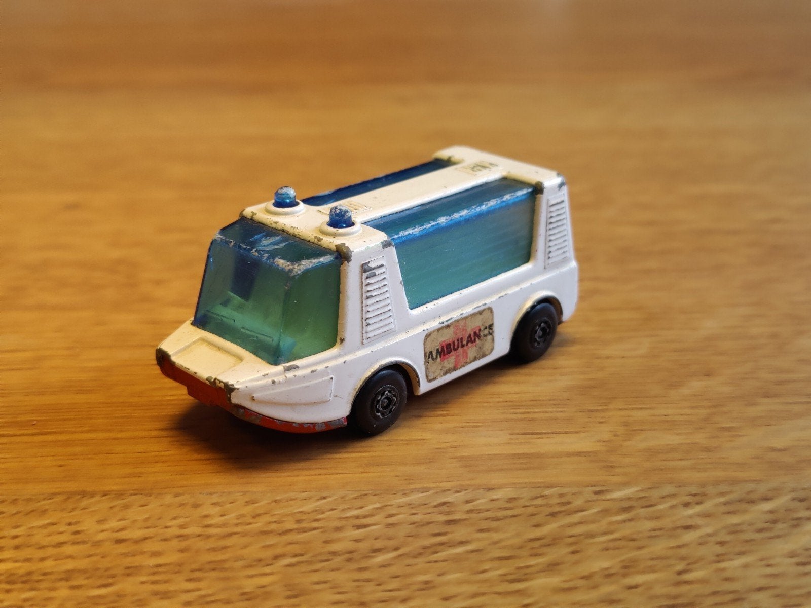 Matchbox Stretcha Fetcha Ambulance, Ophalen of Verzenden, Zo goed als nieuw, Auto