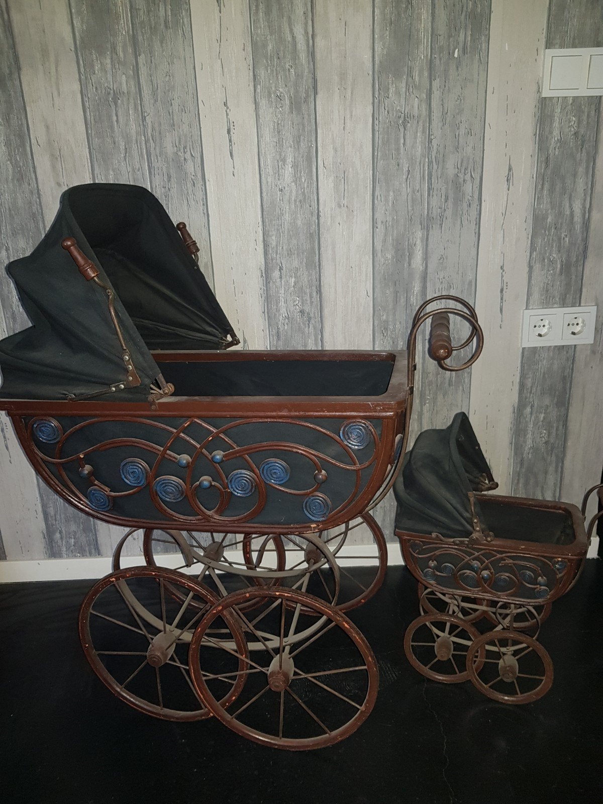 2 Antieke Poppenwagens - Groot en Klein, Ophalen, Gebruikt, Overige typen