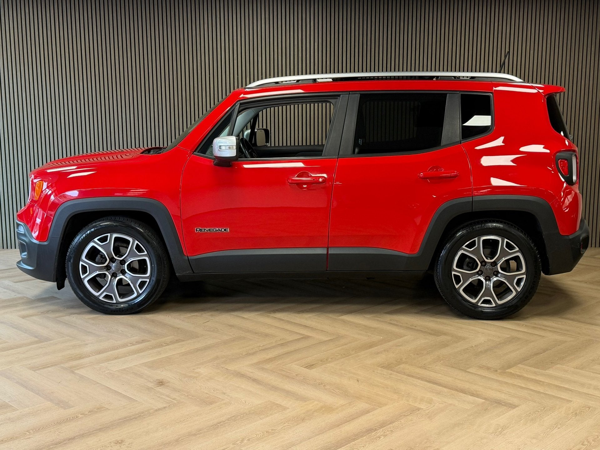 Jeep Renegade 1.4 MultiAir Limited AUT. PANORAMADAK CAMERA P, Startonderbreker, Gebruikt, 4 cilinders, Met garantie (alle)