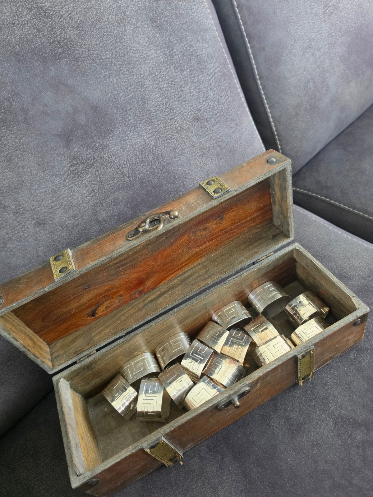 Oud kistje met set van 16 servetringen, Antiek en Kunst, Ophalen of Verzenden