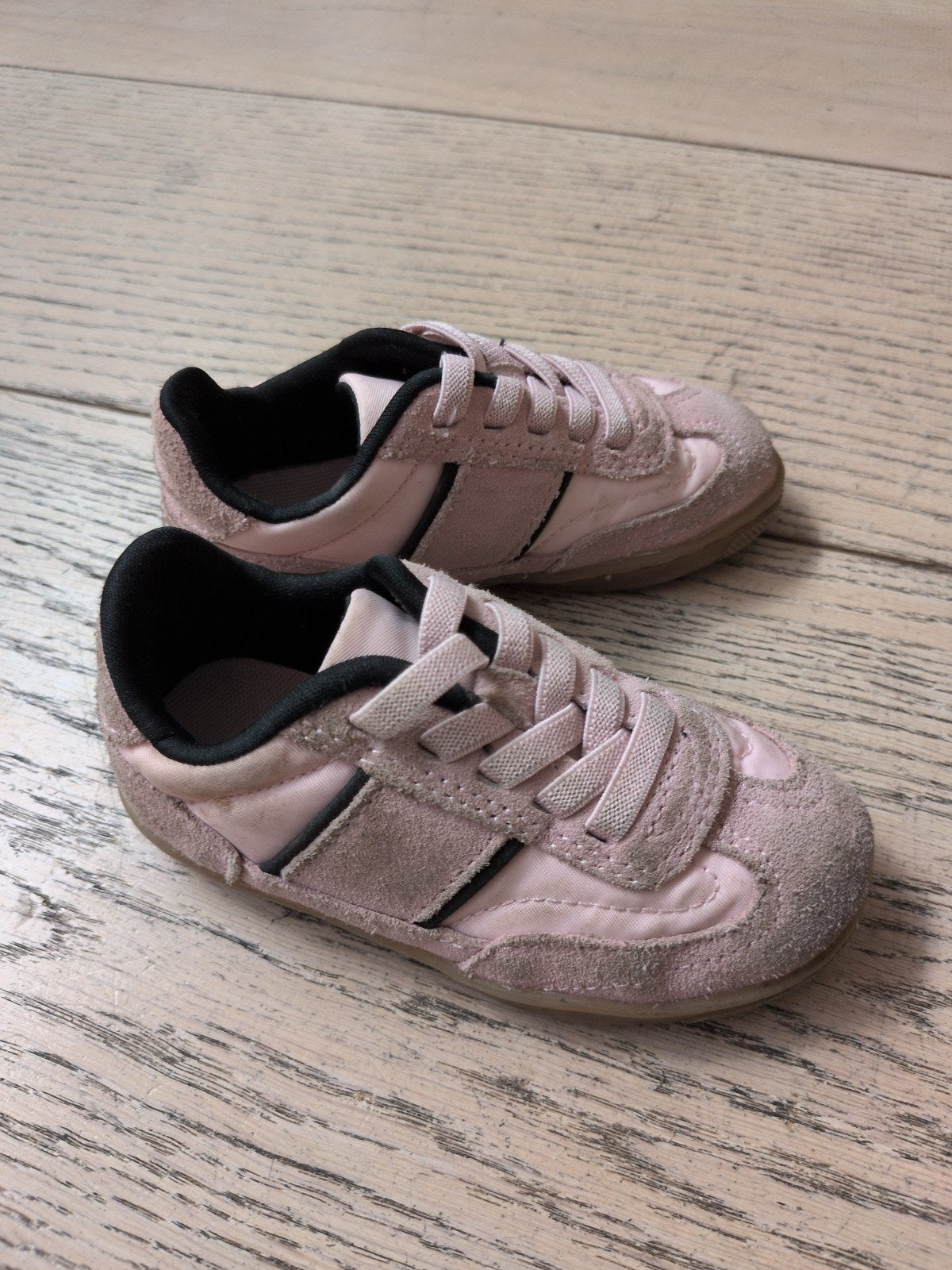 Zara sneakers maat 24 - Gebruikt, Kinderen en Baby's, Kinderkleding | Schoenen en Sokken, Ophalen, Gebruikt, Meisje, Schoenen