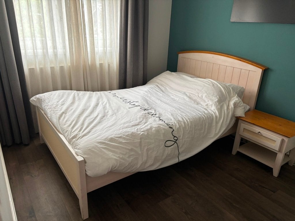 Twijfelaar set met bed, kast, nachtkastje & bureau, Huis en Inrichting, Slaapkamer | Complete slaapkamers, Ophalen, Gebruikt, Twijfelaar