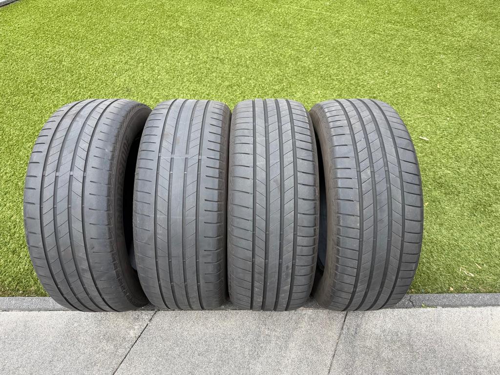 Bridgestone turanza banden 4stuks, Auto-onderdelen, Banden en Velgen, Ophalen, 18 inch, 235 mm, Band(en)