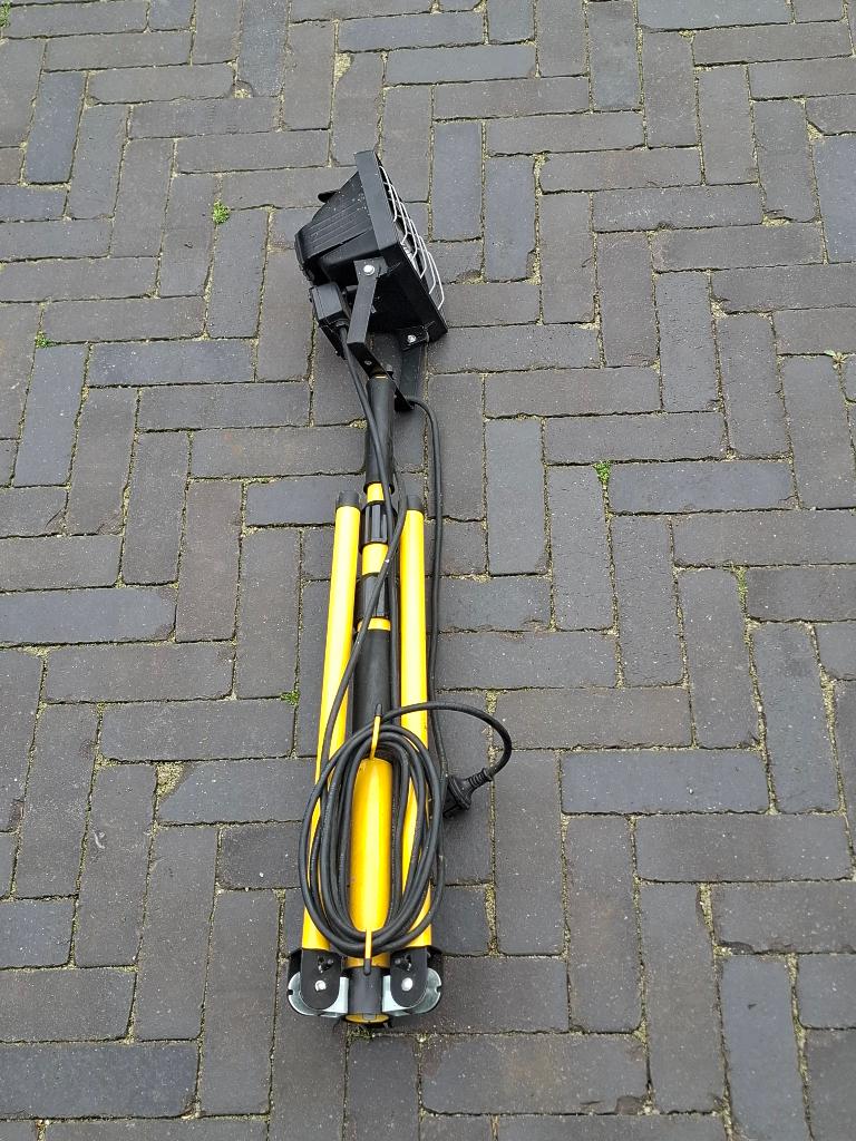 Bouwlamp, Ophalen, Gebruikt, Met statief, Lamp