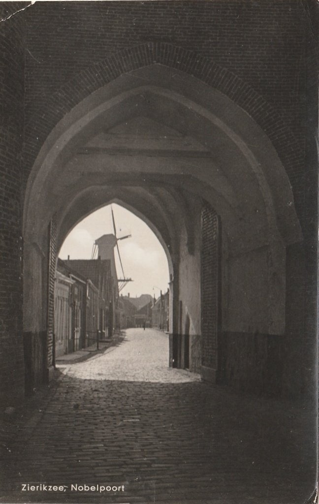 ZIERIKZEE Nobelpoort, Verzamelen, Verzenden, 1960 tot 1980, Gelopen, Zeeland
