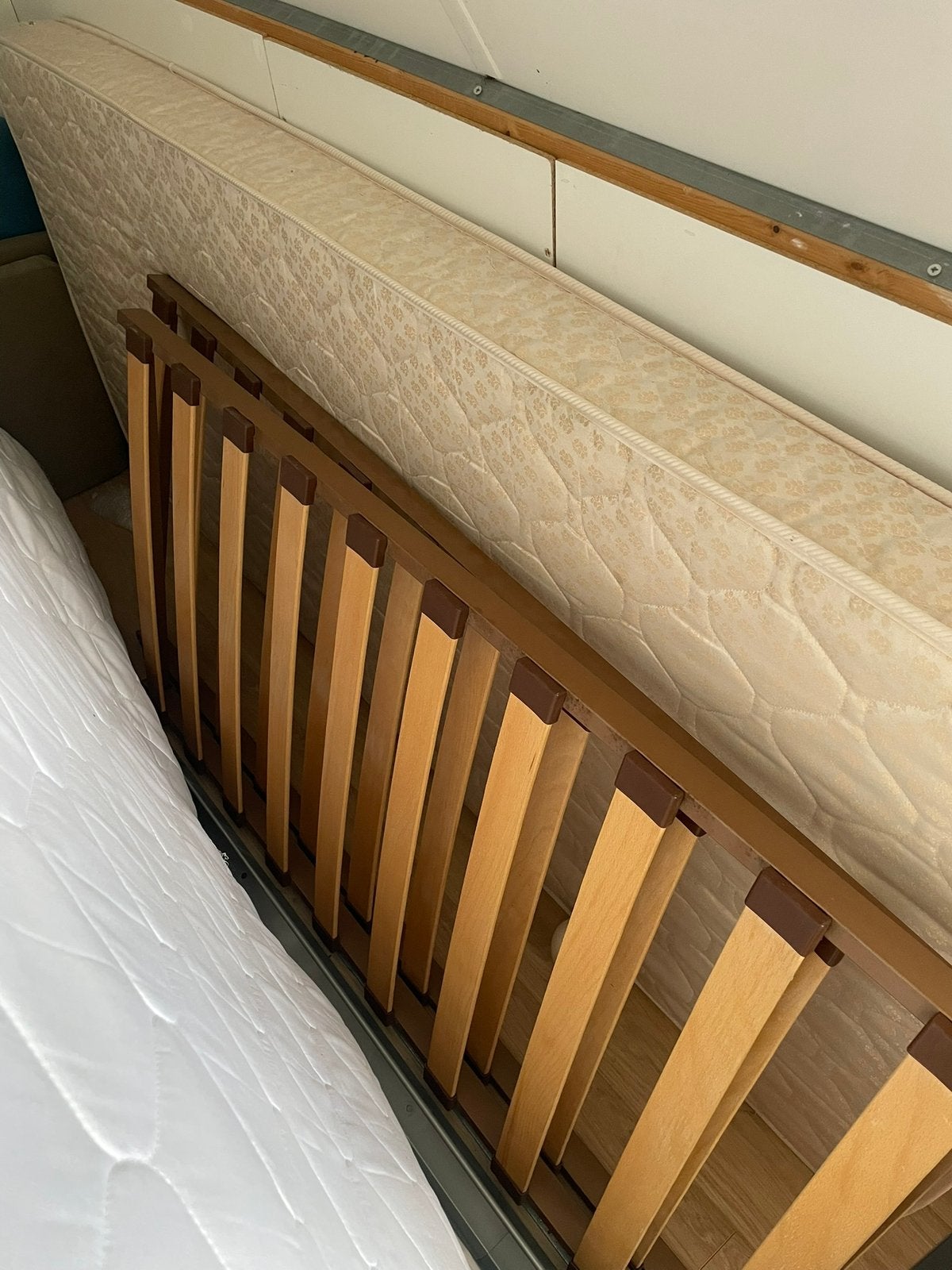 Gratis af te halen., Huis en Inrichting, Ophalen, Gebruikt, Tweepersoons, 140 cm