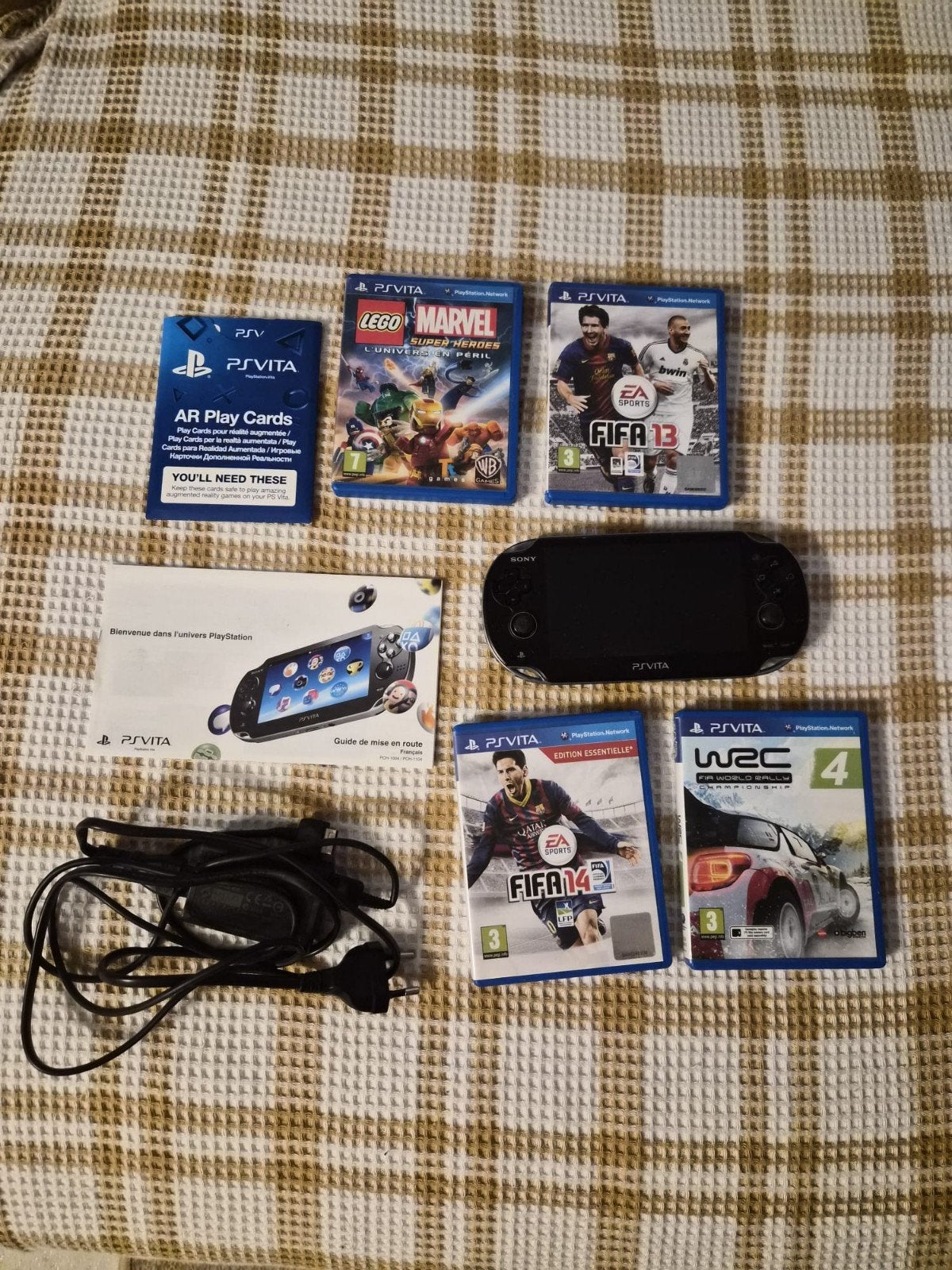 Sony PS Vita PCH-1004 met 4 games en accessoires, Ophalen of Verzenden, Gebruikt, Zwart, Met games