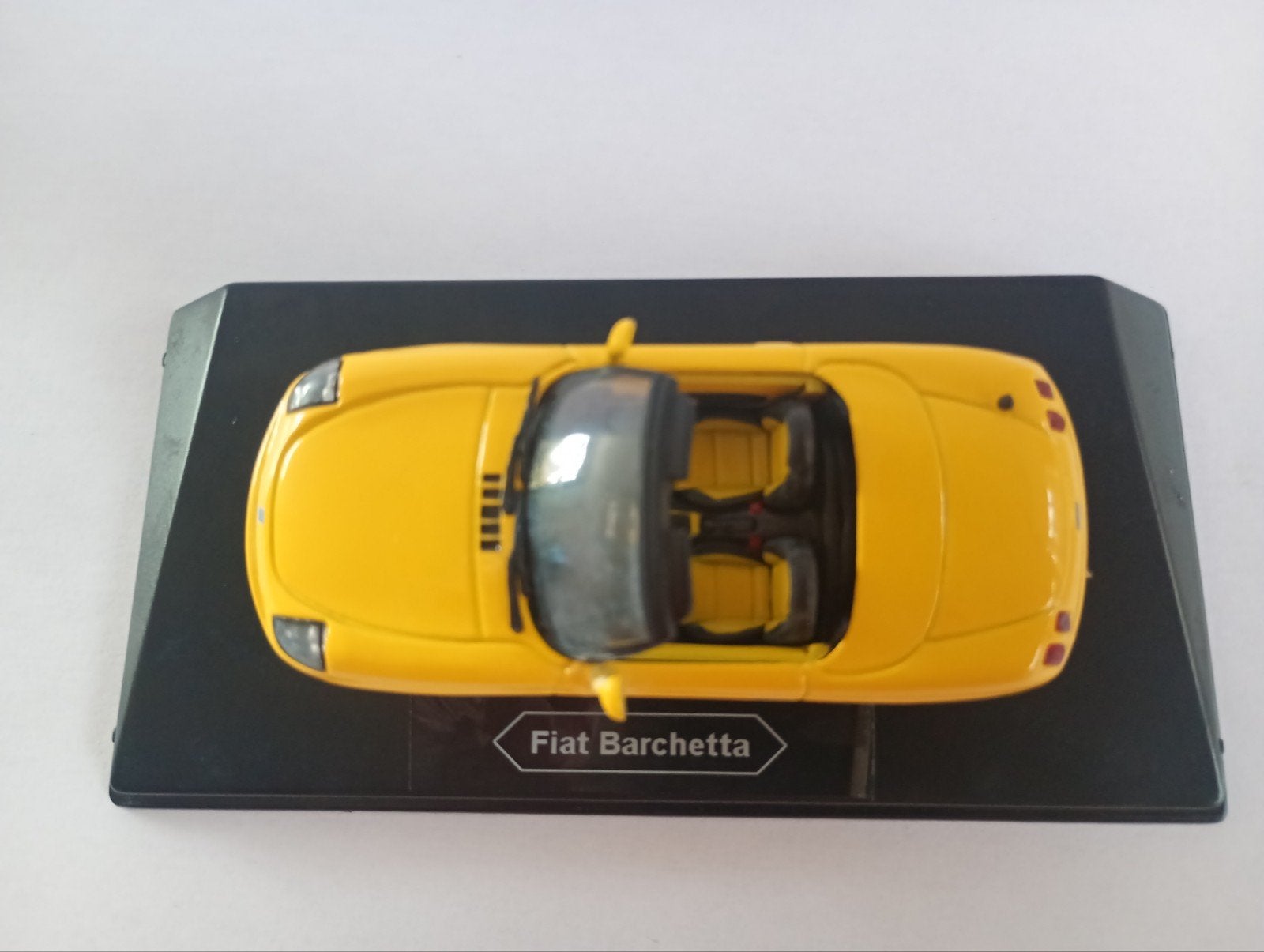Fiat barchetta 1:43, Ophalen of Verzenden, Zo goed als nieuw, Auto, Overige merken