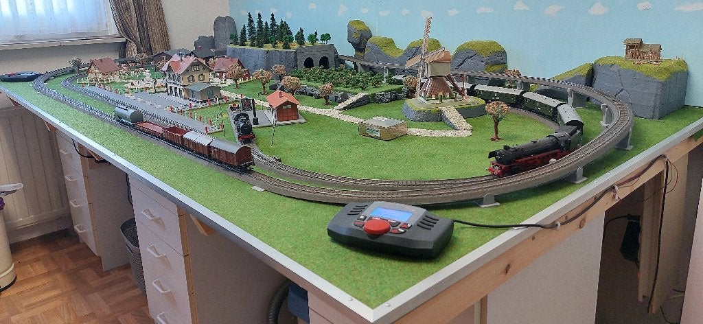 Märklin HO Digitale Spoorbaanset met 2 bedieningtrafo's, Ophalen, Wisselstroom, Treinset, Zo goed als nieuw
