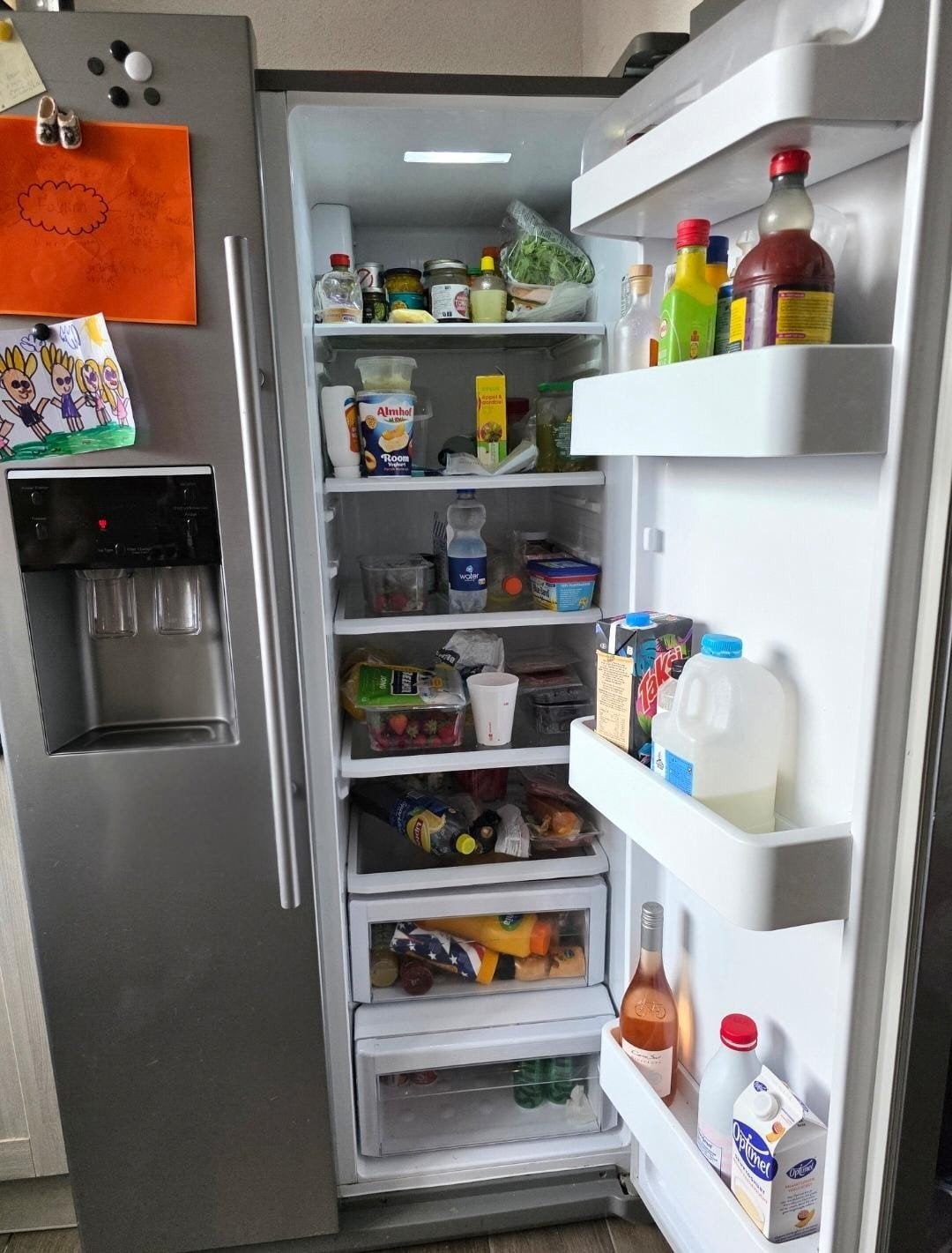 Foto 3 van amerikaanse koelkast met koudwater en ijsblokjes