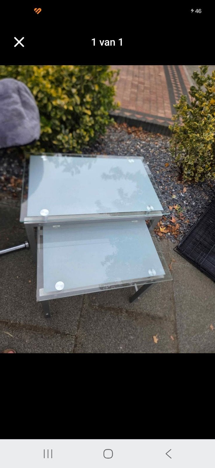 2 glazen bijzettafeltjes, Ophalen