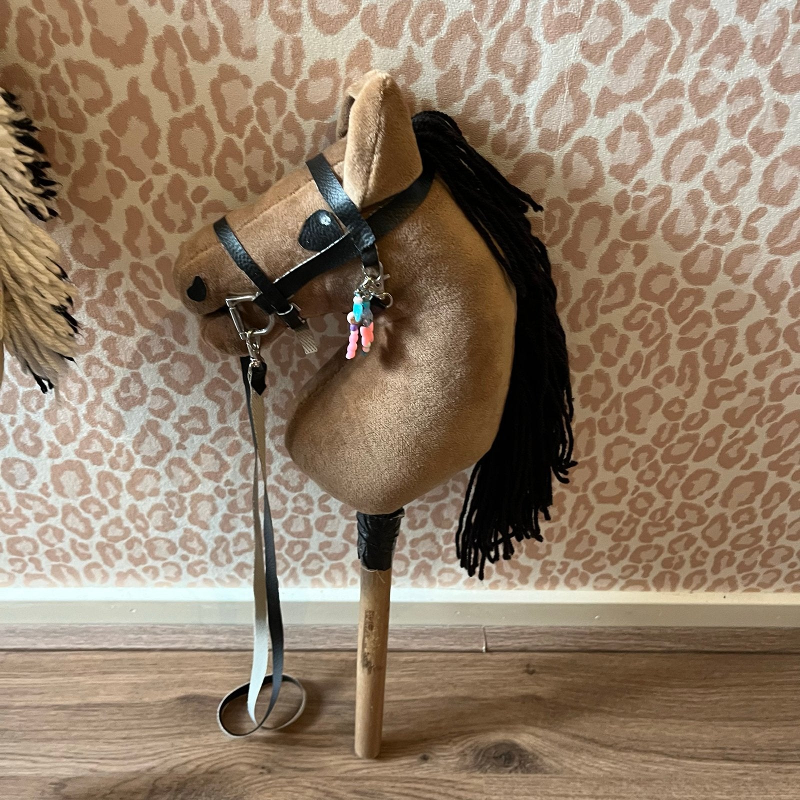Hobbyhorse (veulen) bruin met hoofdstel, Ophalen of Verzenden, Zo goed als nieuw, Jongen of Meisje