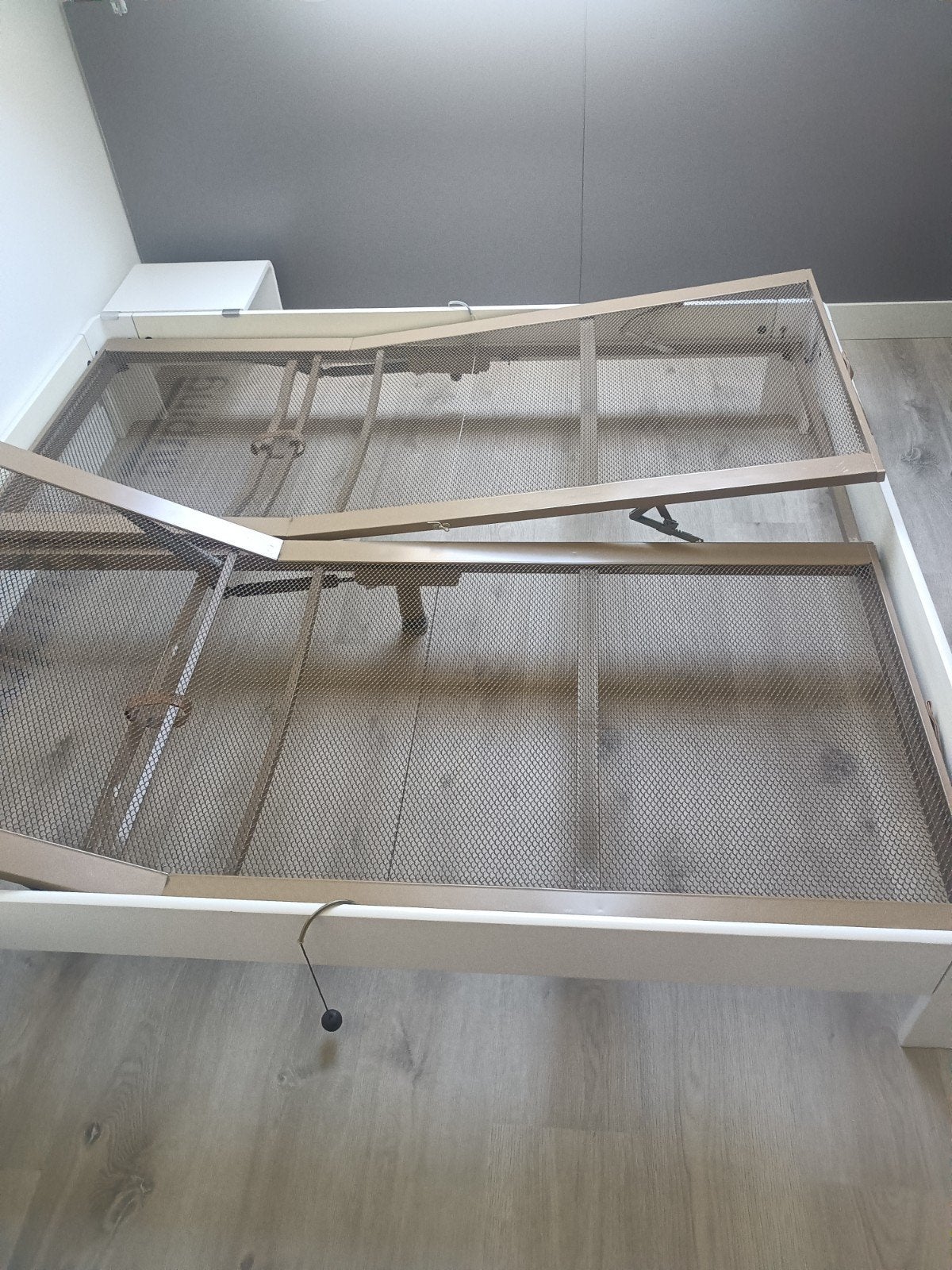 Auping Auronde 180x200 met twee bijpassende bed tafeltjes., Wit, Tweepersoons, Ophalen of Verzenden, 180 cm